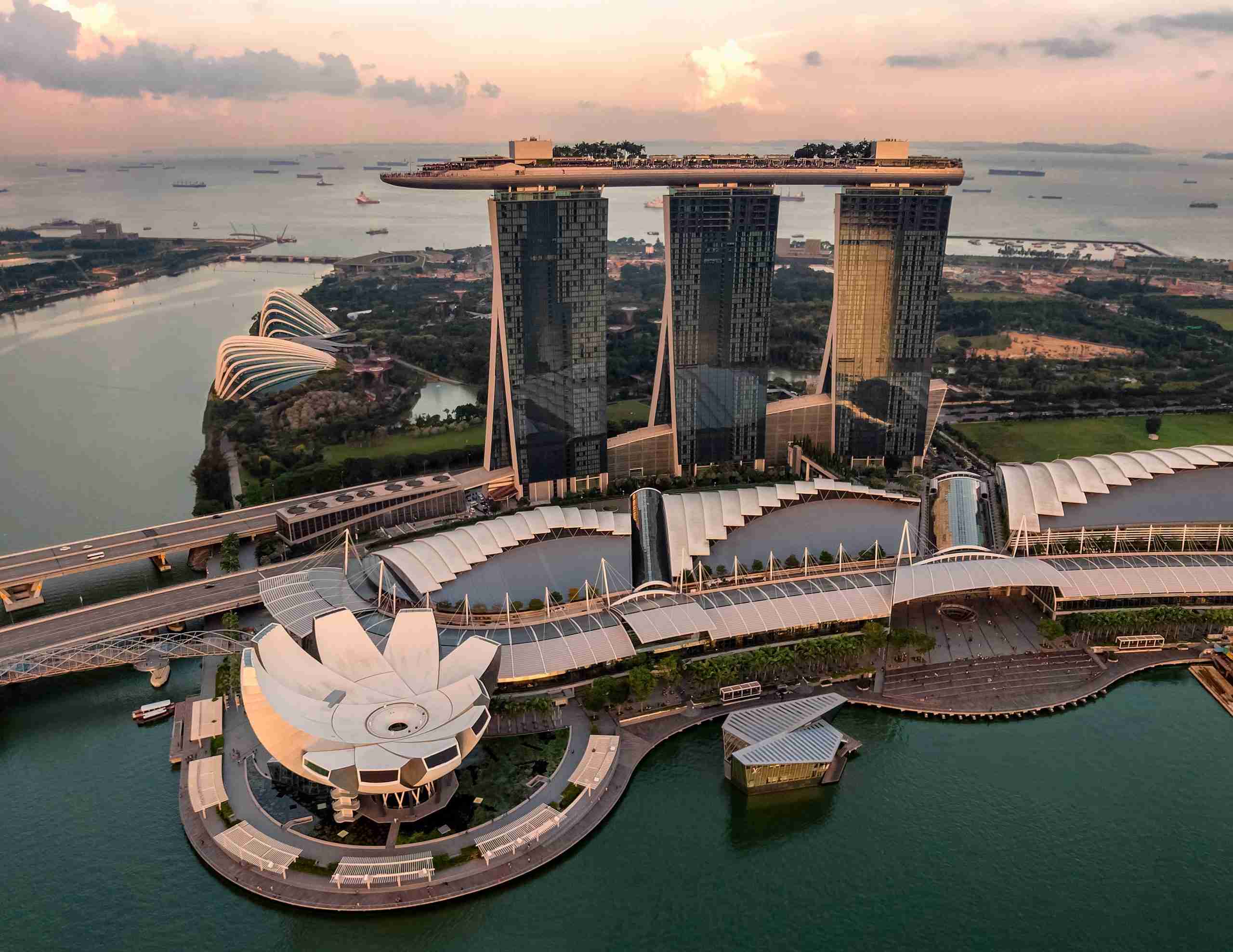 Skyline view of Singapore Marina Bay